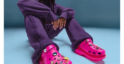 Como Ponerse Crocs Y Verse Elegante Mega Crush Clog Nuevo Lanzamiento