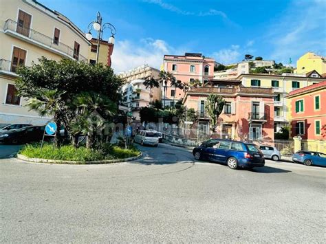 Vendita Appartamento Salerno Quadrilocale In Via Camillo Sorgente