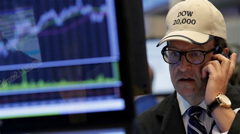 US stocks close lower, Dow snaps 9-day winning streak