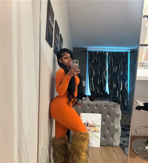 Anaa Lee - Anaa Lee added a new photo.