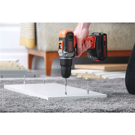 Furadeira Parafusadeira 20V C Impacto BCD704C1 Black Decker Central