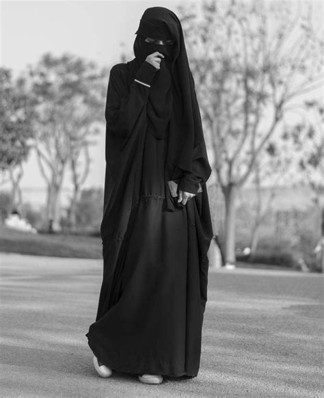 Pin By Hadijah Ul4 On Elegant Niqab Niqab Fashion Arab Girls Hijab