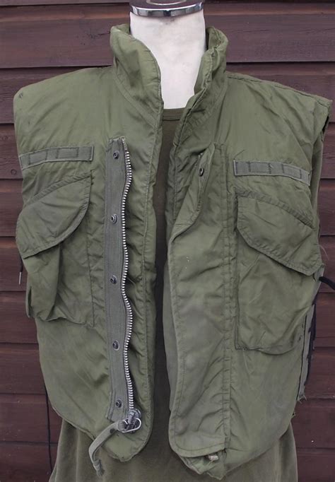 Crow Valley Militaria American M69 Flak Jacket Vietnam