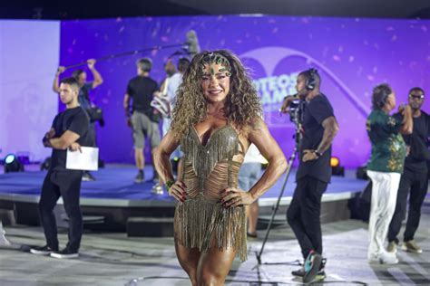 Foto Carnaval 2024 Fabíola de Andrade é estreante como rainha de