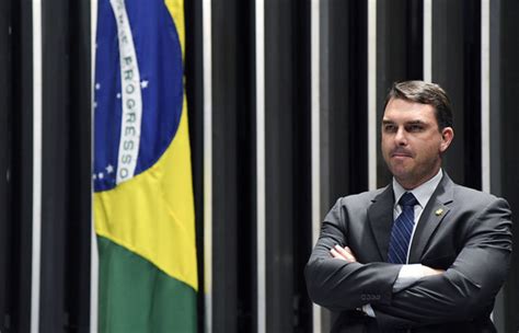 Flávio Bolsonaro renuncia a cargo na Mesa Diretora do Senado Política