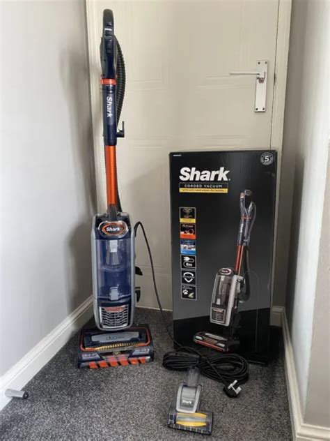 SHARK ANTI HAIR Wrap Upright Pet Vacuum Cleaner NZ801UKT £100.00 ...