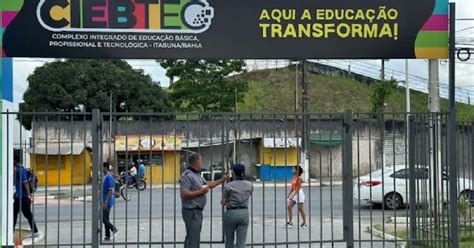 Diretor De Complexo Escolar Afastado Ap S Den Ncias De Ass Dio E