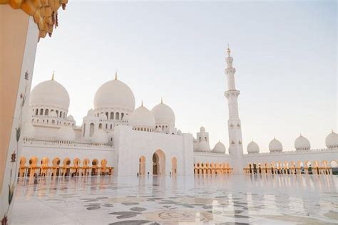 Vibes Ala Abu Dhabi Inilah Kemegahan Masjid Raya Sheikh Zayed Solo