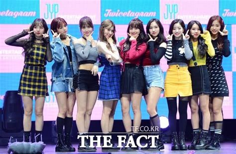 클릭스타워즈 트와이스 가수랭킹 5위 두근두근 설레 클릭스타워즈n 기사 더팩트