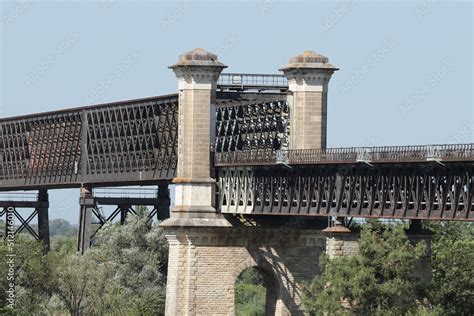 Pont De Chemin De Fer Entre Saint Vincent De Paul Et Cubzac Les Ponts