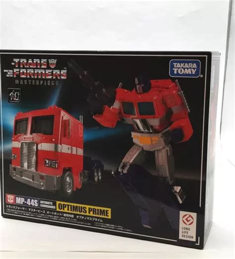 TAKARA TOMY MASTER Piece Autobot Commander In Chief Optimus Prime Trans