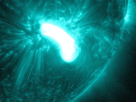 A Week Of Solar Flares At One Giant Sunspot Science Wire Earthsky