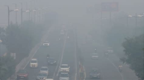 Delhi Reels Under Thick Smog Blanket Air Quality Remains Severe