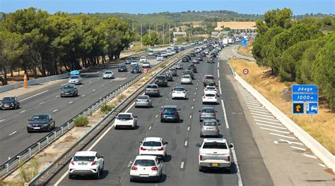 Départs en vacances un trafic chargé sur l autoroute ce week end les