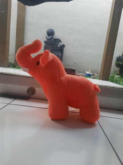 Boneka Gajah Orange Bentuk Sedang On Carousell