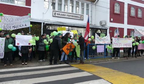 Apoderados Denuncian Abuso De Docente Contra Estudiantes En Colegio De