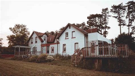 Abandoned Lakefront 4 7 Million Dollar Country Style Home Built In The