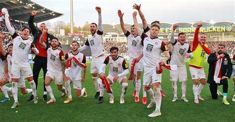 Wahnsinn Einfach Geil Teufel Feiern Den Derbysieg Der Betze Brennt