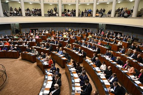 Parlamento da Finlândia antecipa adesão à Otan