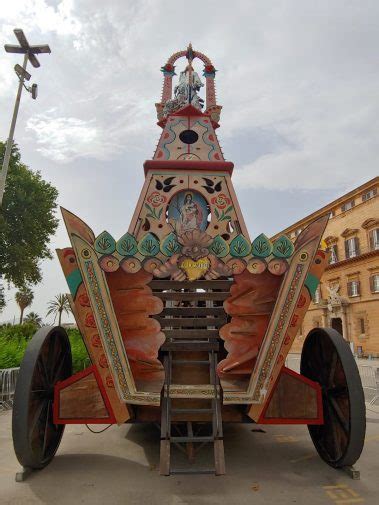 Festino A Palermo Il Carro Di Santa Rosalia Si Sposta In Piazza Del