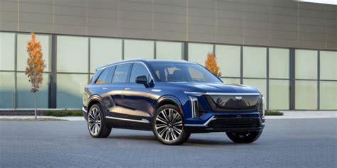 Cadillac announces fourth new electric SUV due in 2026 : The Vistiq ...