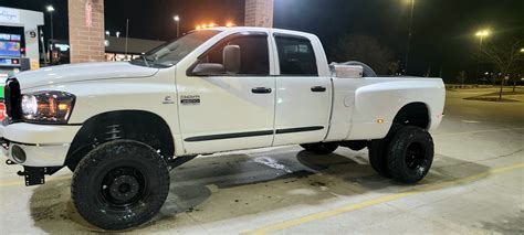 View build 5 Inch Lifted 2007 Dodge Ram 3500 4WD | Rough Country