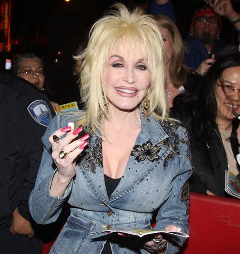 Why Dolly Parton Wears Nude Fingerless Gloves POPSUGAR Fashion
