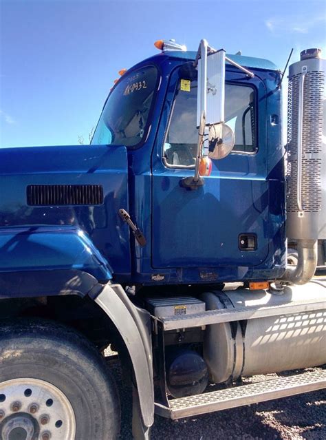 Salvage 2005 Mack CL700 SERIES DUMP TRUCK For Parts | York, Ontario ...