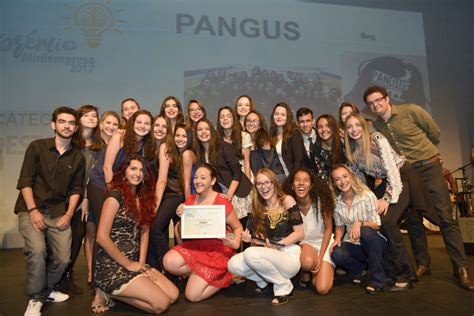 Estudantes da Etec Polivalente de Americana recebem prêmio destaque de