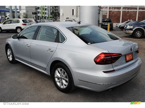 Reflex Silver Metallic Volkswagen Passat S Sedan Photo