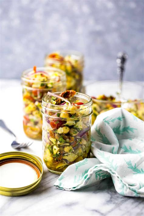 25 Vegetarian Mason Jar Meals To Help You Win At Lunch