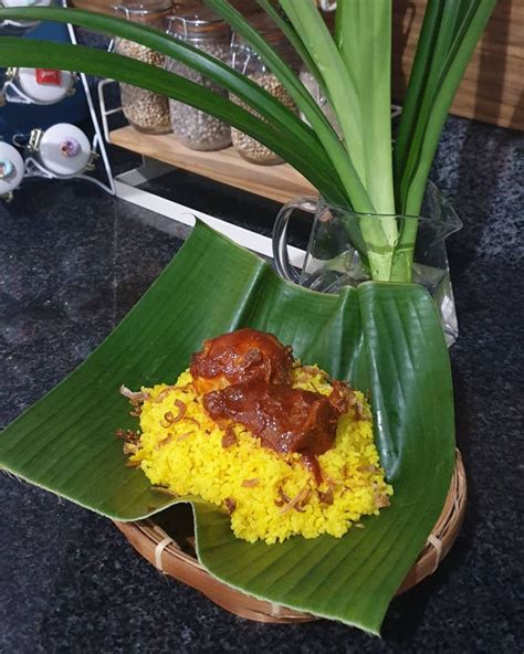 Begini Cara Mudah Membuat Nasi Kuning Banjar