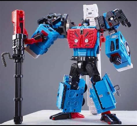 TFW S Combiner Wars Hot Spot In Hand Gallery Transformers News TFW2005