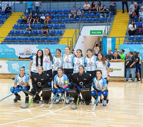 Hockey Sobre Patines Femenino En Un Ajustado Encuentro Argentina