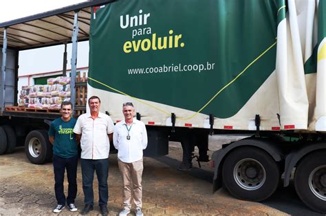 Cooperativas do ES doam 800 cestas básicas para municípios baianos