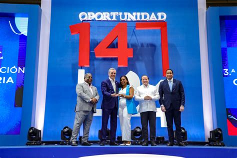 Fotos PresidenciaRD Presidente Abinader participa en la graduación