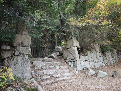 信長に先立つ石垣！ 中世近江の激動を伝える、六角氏の巨大山城 観音寺城 朝日新聞デジタルマガジン＆ And