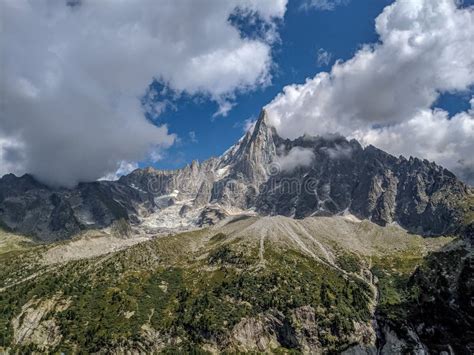 Paysage De L Aiguille Du Dru De Glaciorium Mer De Glace Chamonix France