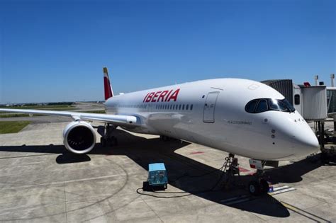 Iberia ya tiene su primer Airbus 350 900 el avión más silencioso del