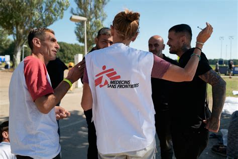 Artsen Zonder Grenzen Stuurt Twee Mensen Van Ter Apel Met Spoed Naar