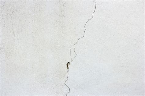 Comment Reboucher Une Fissure Sur Un Mur En Pl Tre Ou En B Ton