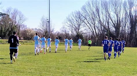 Ladri Negli Spogliatoi Durante La Partita Rubati Un Migliaio Di Euro