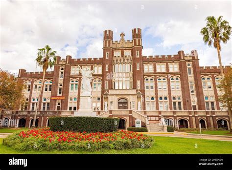 Marquette University Campus Hi Res Stock Photography And Images Alamy