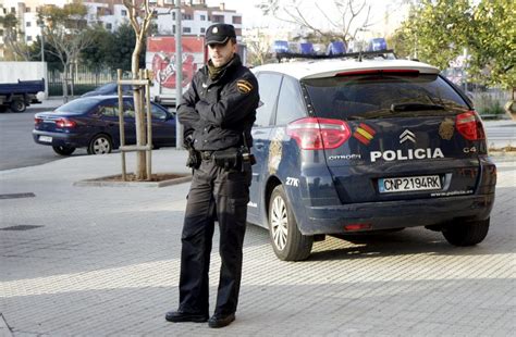 La Policía Detiene A Cuatro Menores Por Agredir Vejar Y Robar A Un