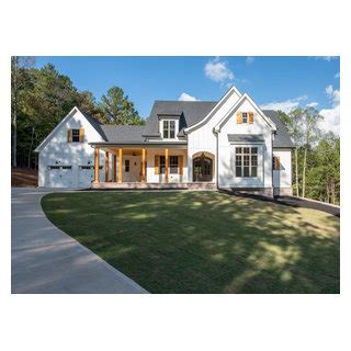 Modern Farmhouse Build Landhausstil Häuser Atlanta von HR Homes