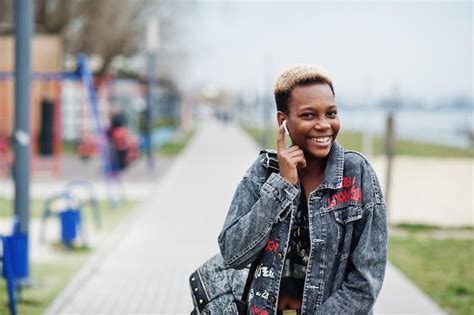 Free Photo Young Millennial African American Girl In City Happy Black