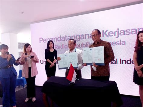 Berita Ketua Dewas Multiplatform Broadcasting Center Upaya RRI Ikut