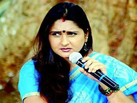 Malavika Avinash Nude Jzatell