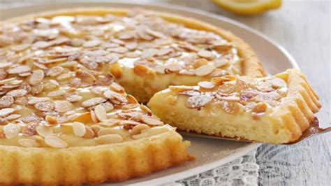 Tarte crémeuse au citron et aux amandes douce et savoureuse