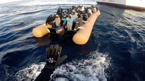 La Guardia Costiera Soccorre In Mare Migranti Video Internazionale